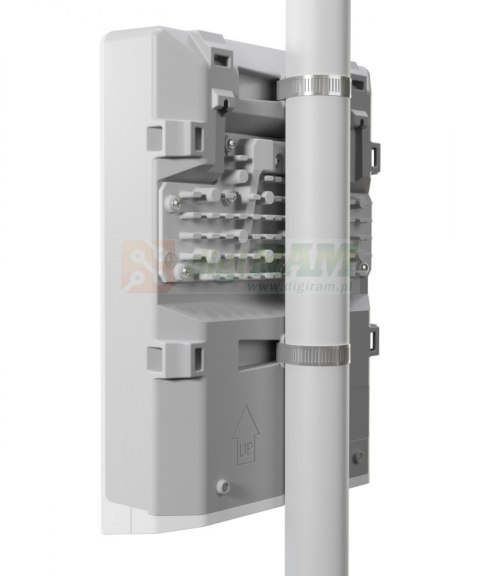 Przełącznik 16xGbE 2xSFP+ CRS318-16P-2S+OUT